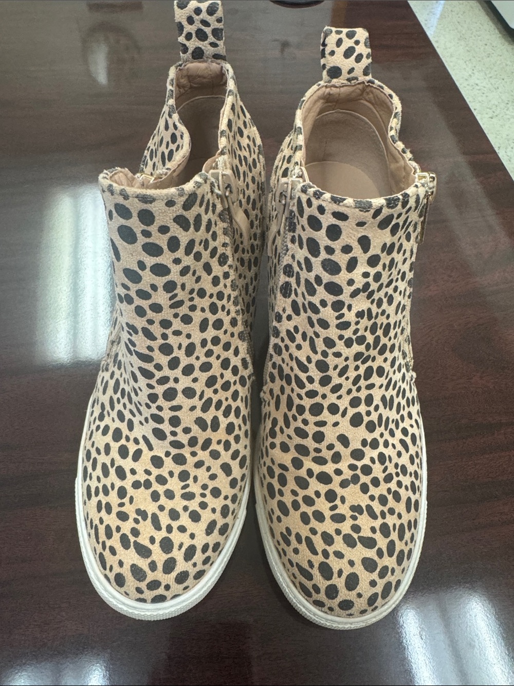 Source Unknown Tan and Black Leopard Print Ankle Booties